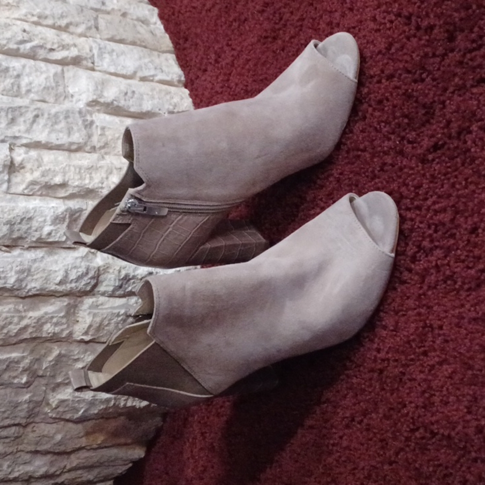 Marc Fisher pumps heels shoes 7M side zipper leather